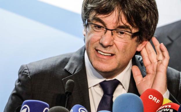 Puigdemont pide al Rey que empiece la «rectificación» en el mensaje de Navidad