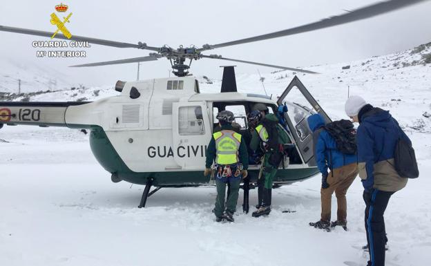 La Guardia Civil rescata a un hombre lesionado en las inmediaciones del Pico Cellón