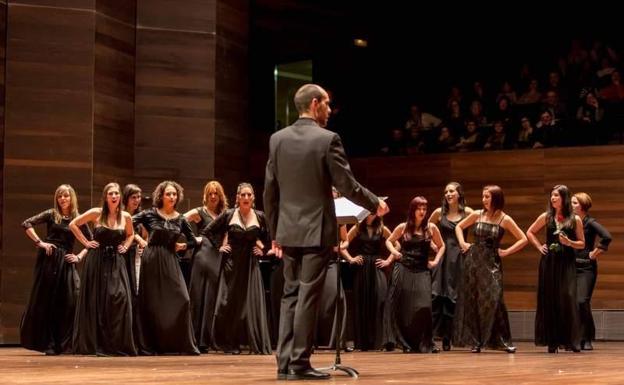 El coro CantArte canta a los Reyes Magos