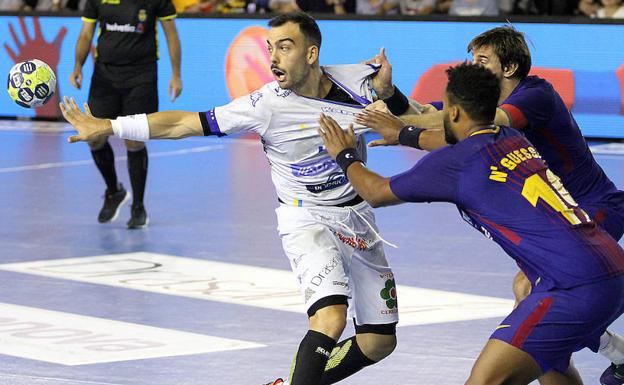 El Ademar hará «un esfuerzo» por renovar a Costoya, Vieyra y Juanjo