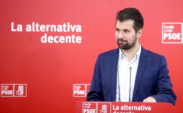 Tudanca asegura que la falta de médicos en Eras de Renueva es un fallo más de la «larga lista de errores» de la Consejería