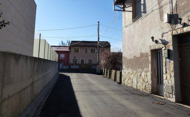 El Ayuntamiento de La Robla invierte 22.000 euros en mejorar varias calles de Alcedo de Alba