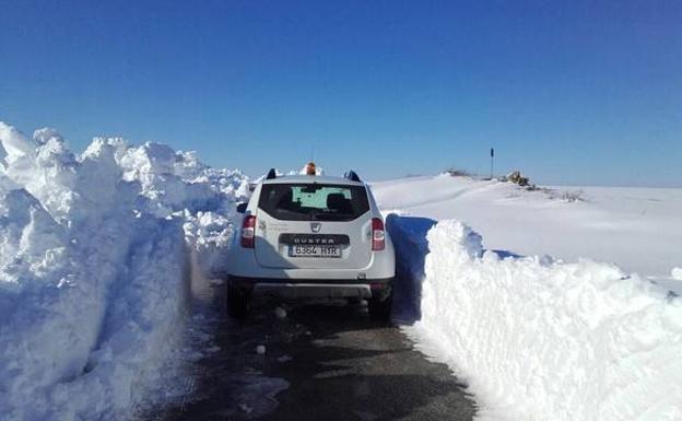 716 quitanieves y 130.000 toneladas de fundentes contra las nevadas en cinco autonomías