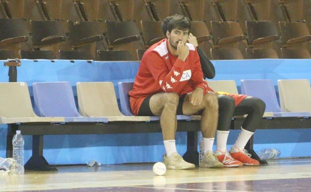 Simonet: «El Ademar quiere contar conmigo y esperaré su oferta»