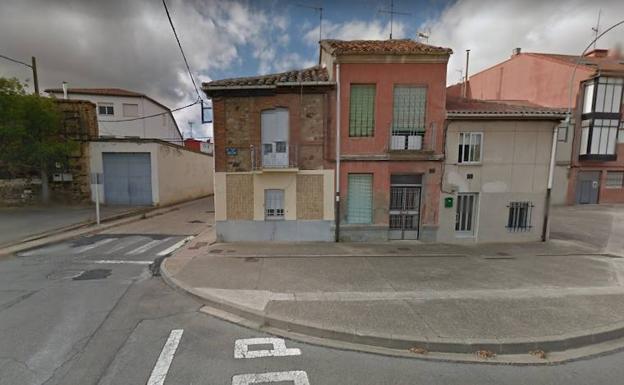 Fallece un varón y una mujer requiere atención médica por una intoxicación de gas en una vivienda de Astorga