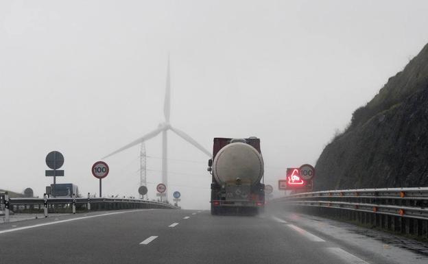 Francia prepara un impuesto para los camiones que circulan por sus carreteras