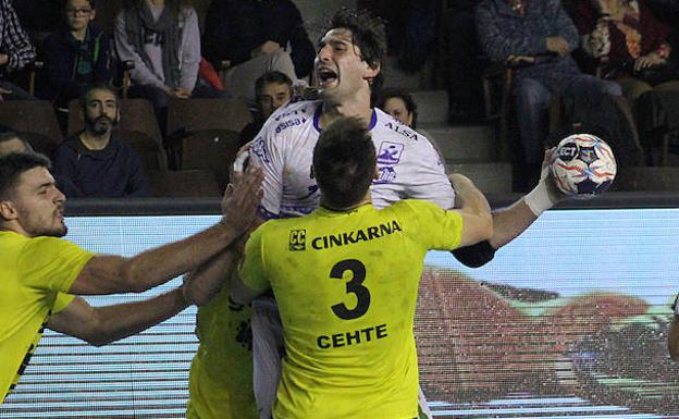 El Ademar tiene a Juanjo y Costoya como prioridades pero no ve claro renovar a Vieyra