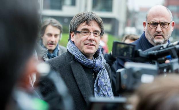 Puigdemont dice que la respuesta del Gobierno al 1-O fue «un ataque a los derechos humanos»