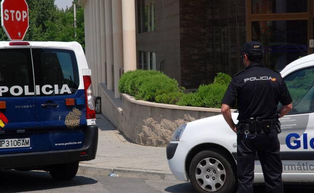 Detienen a un exinstructor de la Academia de Policía de Ávila por la desaparición de armas