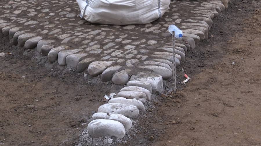 Rehabilitación del empedrado central de la Plaza del Grano