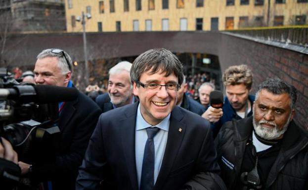 Puigdemont retira la petición de voto delegado para la investidura