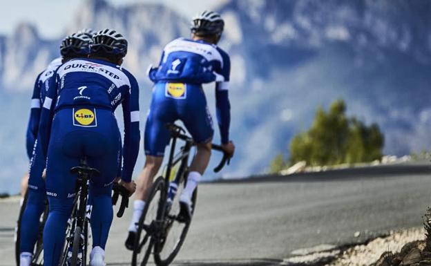 Vakov y De Plus, hospitalizados tras ser arrollados por un camión