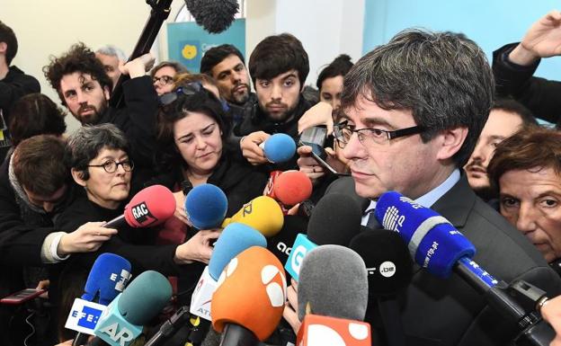 Puigdemont pide amparo a Torrent para poder ser investido