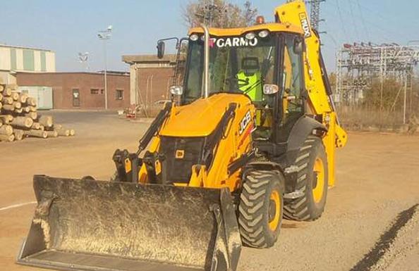Roban una retroexcavadora en la zona de Eras de Renueva