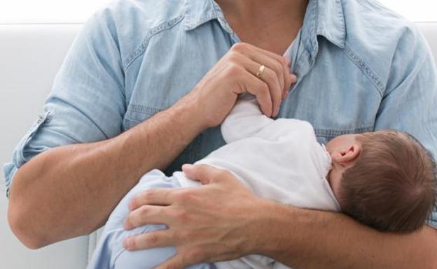 León rompe la tendencia nacional y registra una caída de permisos de paternidad