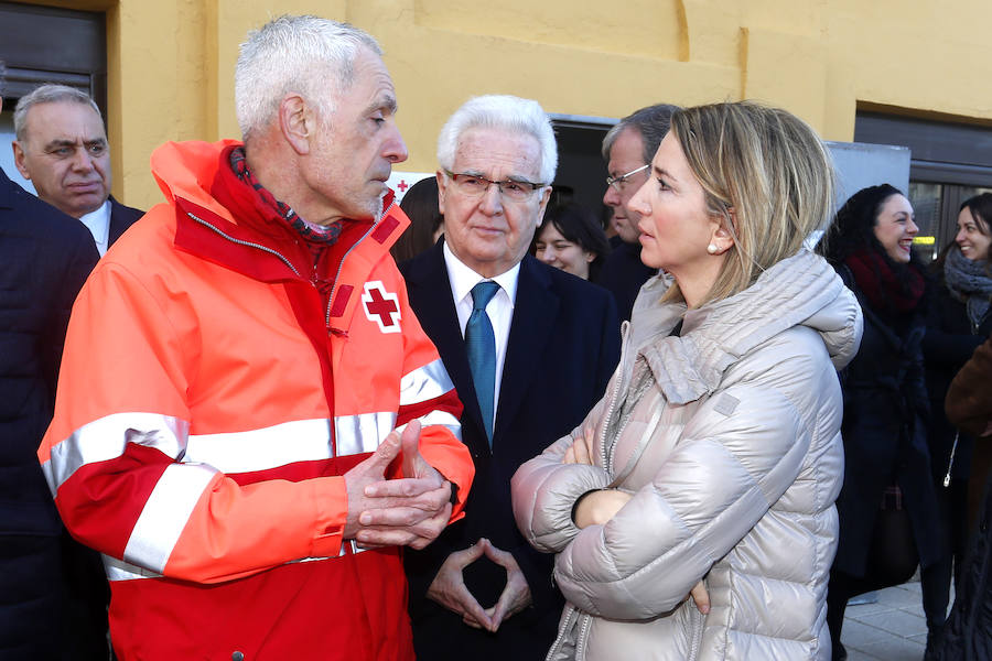 Alicia García visita las instalaciones de la Oficina Provincial de Cruz Roja León