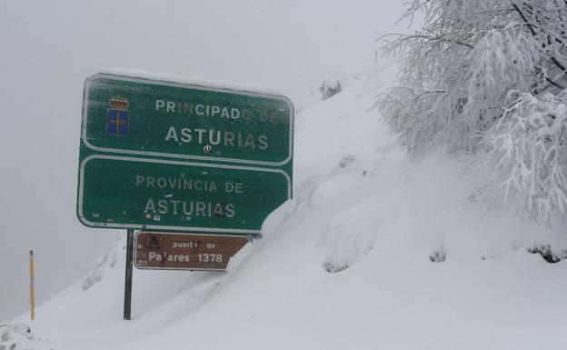 La nieve y el hielo cortan 13 vías en Castilla y León
