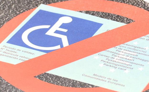 León regulará el uso de las 1.166 tarjetas de personas con movilidad reducida y las retirará si son prestadas