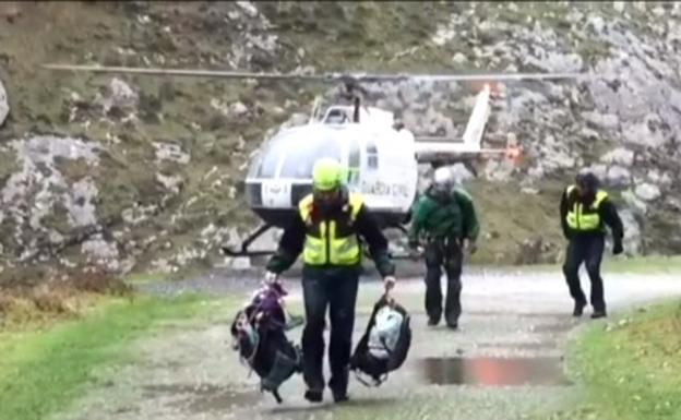 Rescatado en la Ruta del Cares tras pasar toda la noche con las piernas rotas