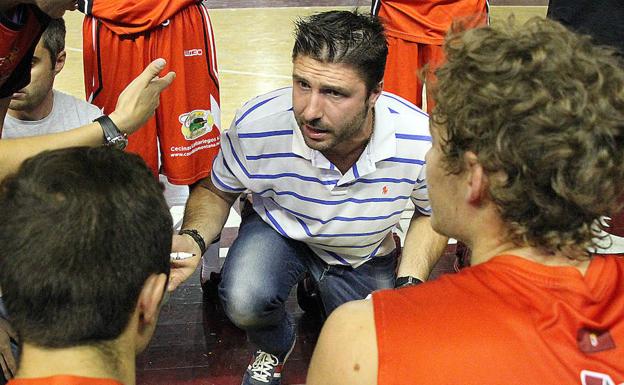 Julio González: «El playoff está difícil, lo primero es salvarnos»