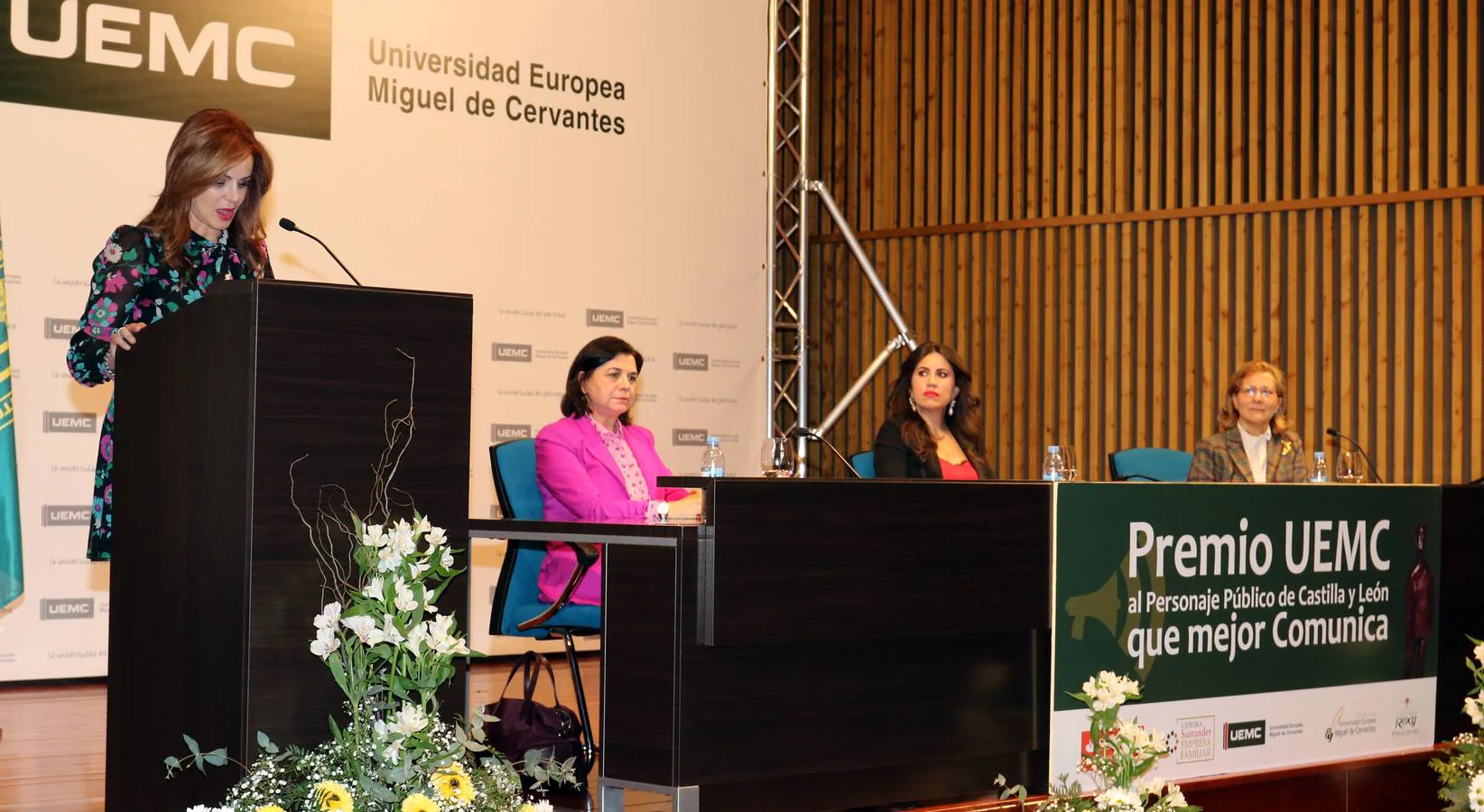 Silvia Clemente recibe el X Premio al Personaje Público de Castilla y León