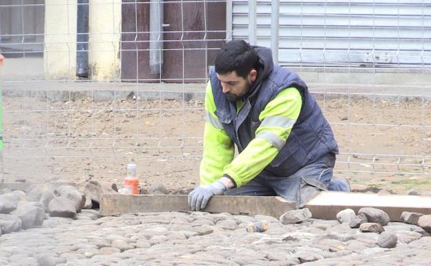 La plaza del Grano ‘se cae’ del calendario de la Semana Santa y se baraja abril o mayo como nueva fecha de apertura