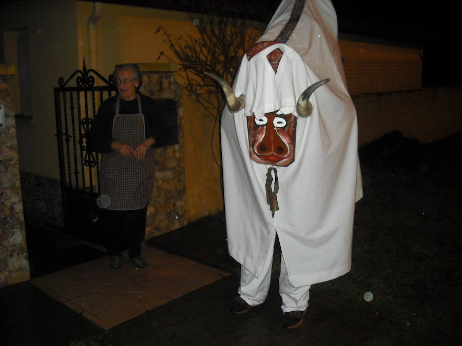 Fresno del Camino recupera su antruejo