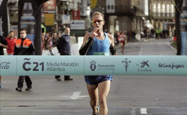 Sergio Sánchez roza el triunfo en la Media Maratón de La Coruña