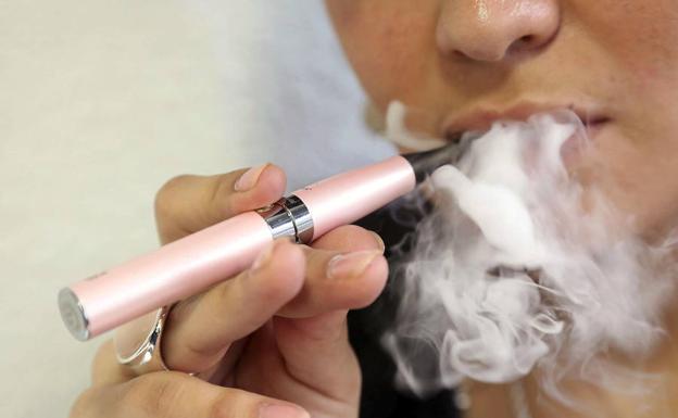 Salud Pública alerta contra el uso del cigarrillo electrónico que la ley ampara