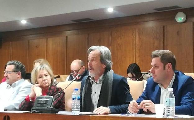 CB logra apoyo unánime a su propuesta para pedir a la Junta la implantación de la tarjeta sanitaria 'AA'