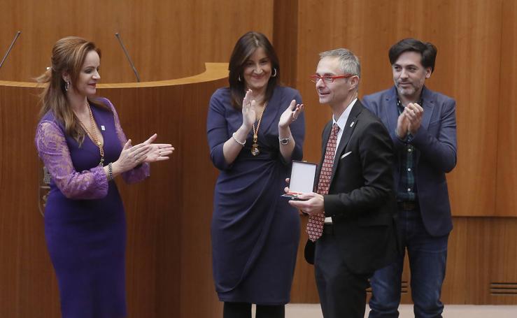 Las Cortes de Castilla y León entregan su medalla a la Universidad de Salamanca
