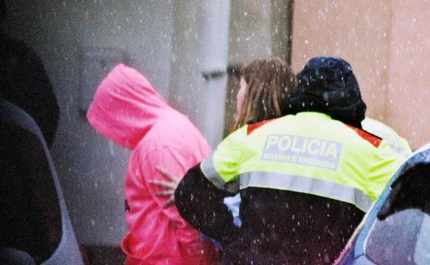 Los Mossos encuentran una pistola en una de las casas del presunto asesino de Susqueda