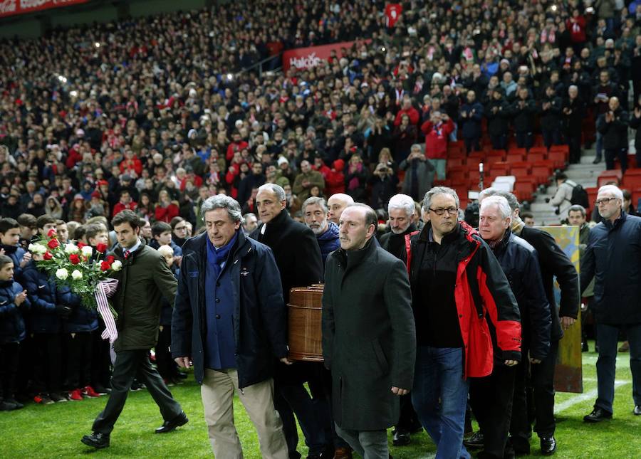 Emotivo funeral de Quini en El Molinón