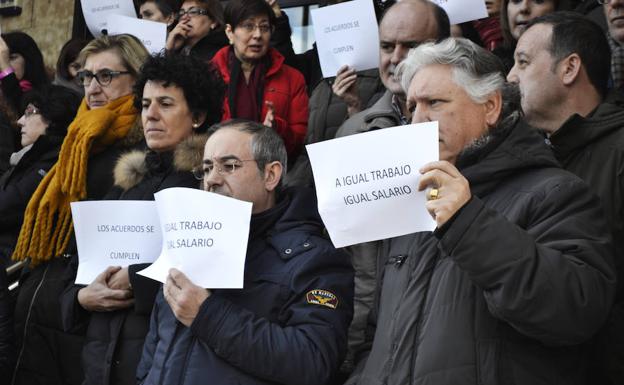 La Justicia leonesa se detiene para exigir la equiparación salarial con diferencias de más de 400 euros