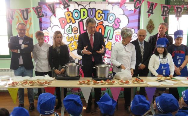 La Diputación pone en marcha la campaña 'Productos de León en la Escuela' que recorrerá 8 centros educativos y en el que participarán 447 niños de la provincia