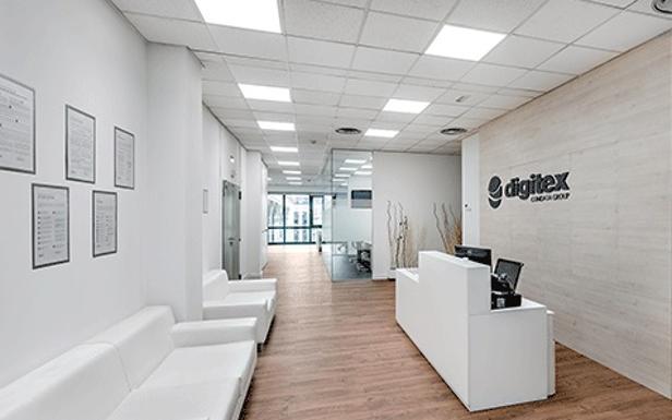 CGT denuncia el despido de tres personas tras la huelga del 8M