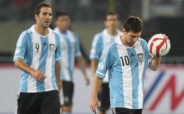 Messi, Higuaín, Di María y Agüero, contra España en el Metropolitano