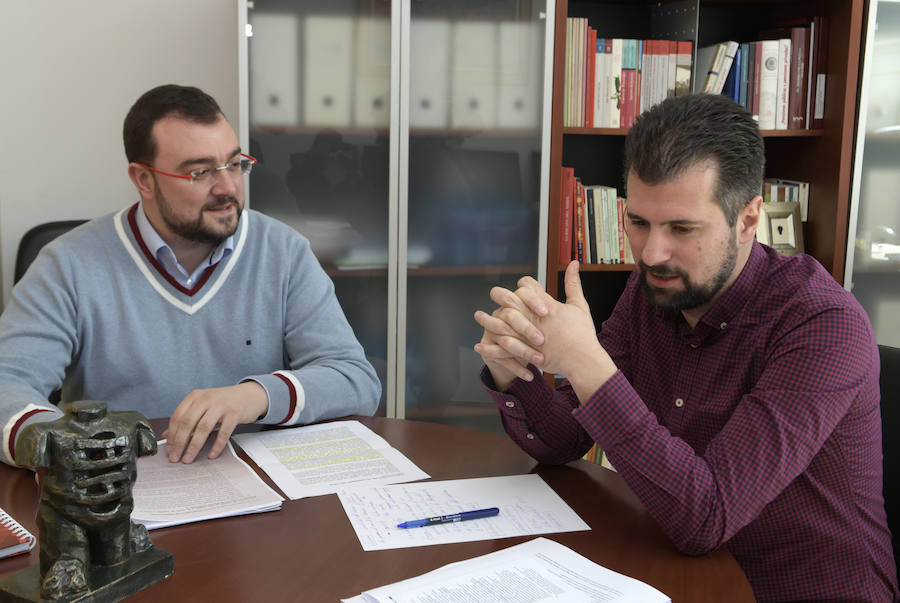 Reunión de trabajo de Adrián Barbón y Luis Tudanca