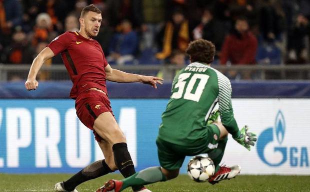 Dzeko guía a la Roma a cuartos