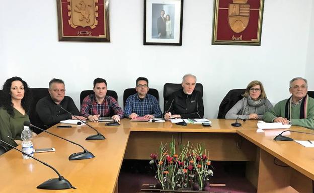 El PSOE de León se une a los trabajadores contra los despidos en la térmica de Anllares