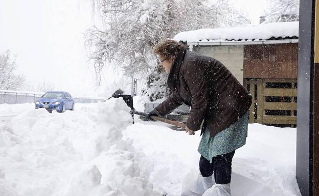 El temporal de nieve dejará espesores de 20 centímetros en la montaña leonesa