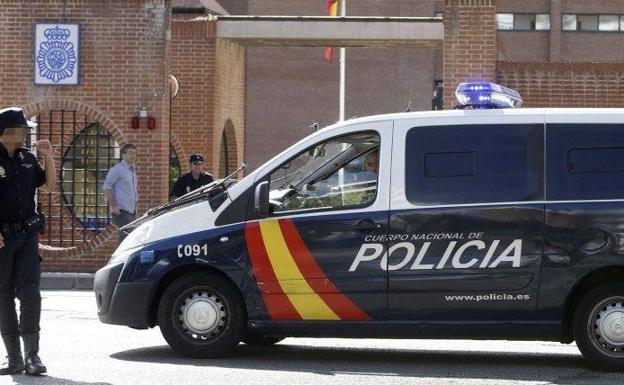 Policía Nacional detiene a uno de los presuntos autores del tirón de un bolso en el barrio de Pinilla