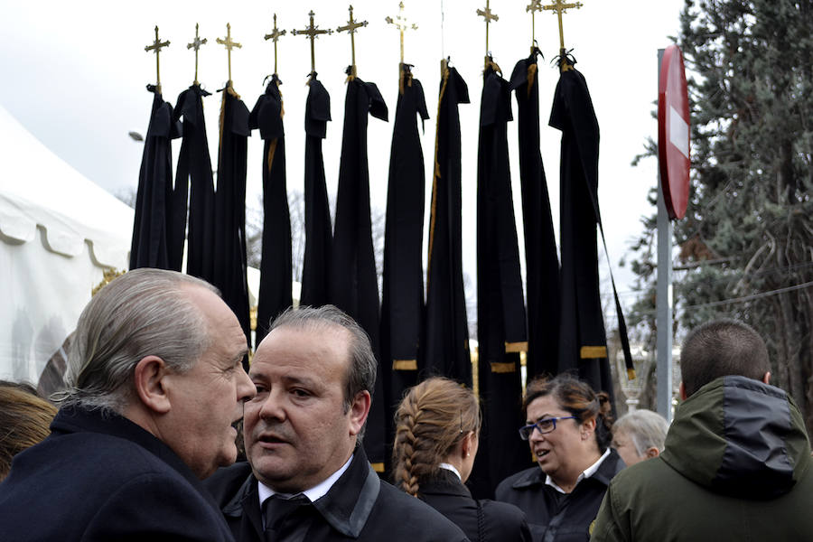 La lluvia deja sin salir al Santo Entierro