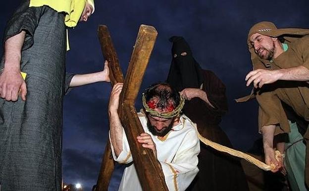 Jiménez de Jamuz celebra el Vía Crucis viviente que estrenó en 1976