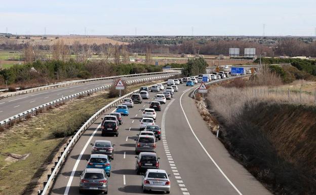 El regreso de la operación Semana Santa eleva a 32 kilómetros las retenciones en la A-6