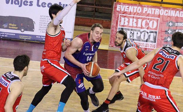 Granada impide soñar a Agustinos