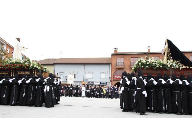 La Soledad pierde su luto en Coyanza
