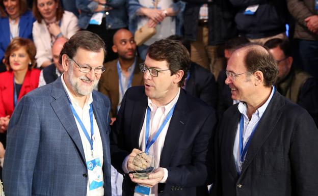 Rajoy: «Mientras yo siga aquí habrá diputaciones provinciales, por lo que habrá durante mucho tiempo»