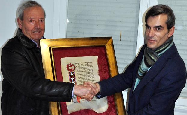 Promonumenta nombra 'socios de honor' a los pueblos de Valdefrancos y San Clemente de Valdueza