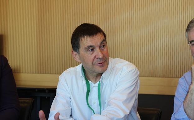 Otegi considera que probablemente antes de verano se producirá la disolución de ETA